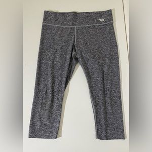PINK Victoria’s Secret capris, sz Medium